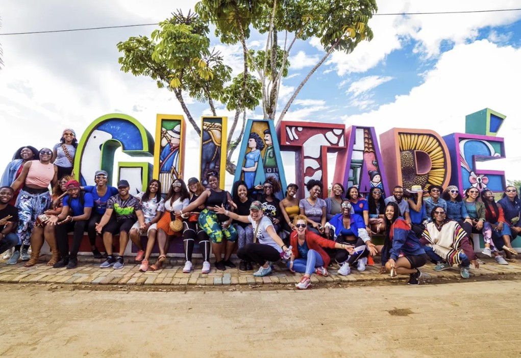 Black travel11